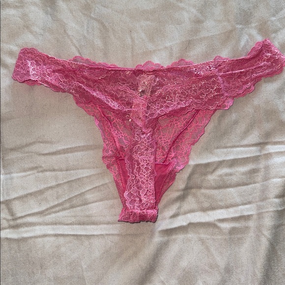Victorias Secret lace thong - Picture 2 of 3